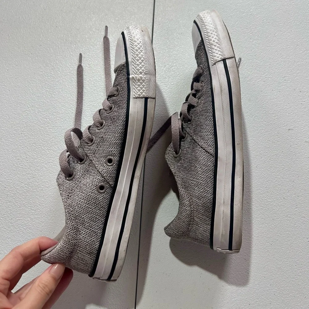 Low Top Converse - Picture 4 of 7